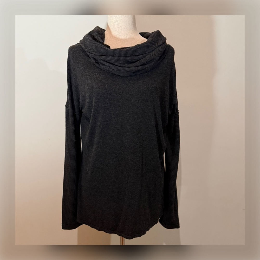 BORDEAUX by Anthropologie Charcoal Oversized Cowl/Turtleneck Sweaters